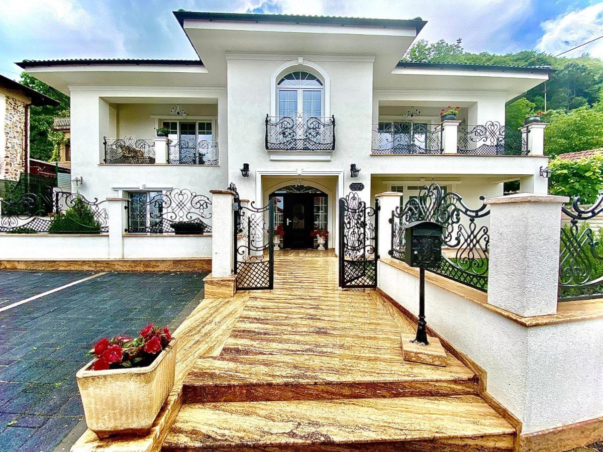 Sarada Boutique Luxury Apartment Deva Luaran gambar