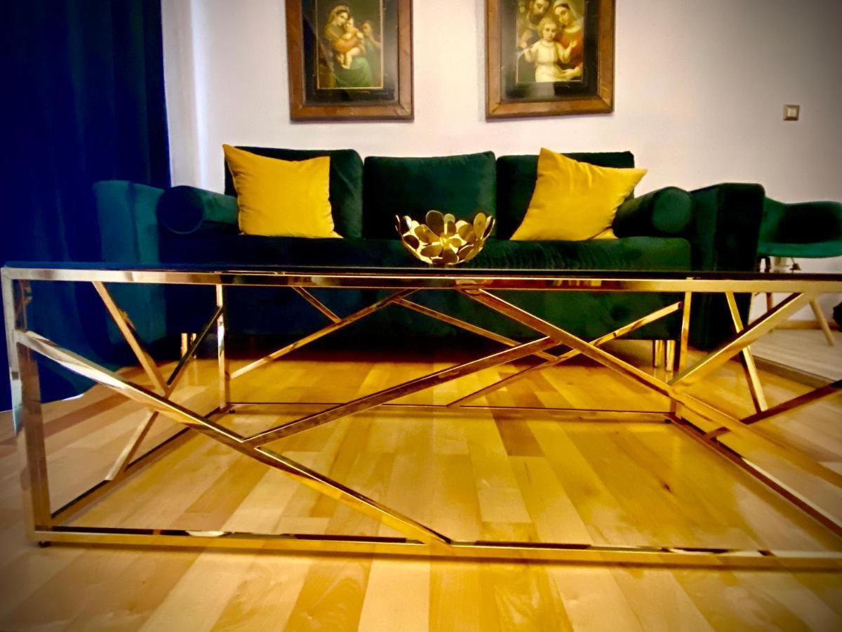 Sarada Boutique Luxury Apartment Deva Luaran gambar