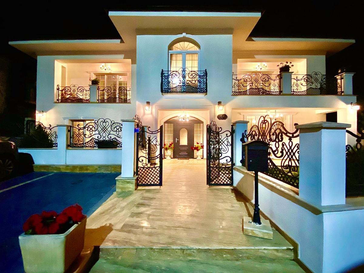 Sarada Boutique Luxury Apartment Deva Luaran gambar