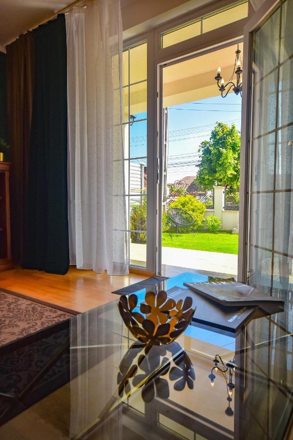 Sarada Boutique Luxury Apartment Deva Luaran gambar