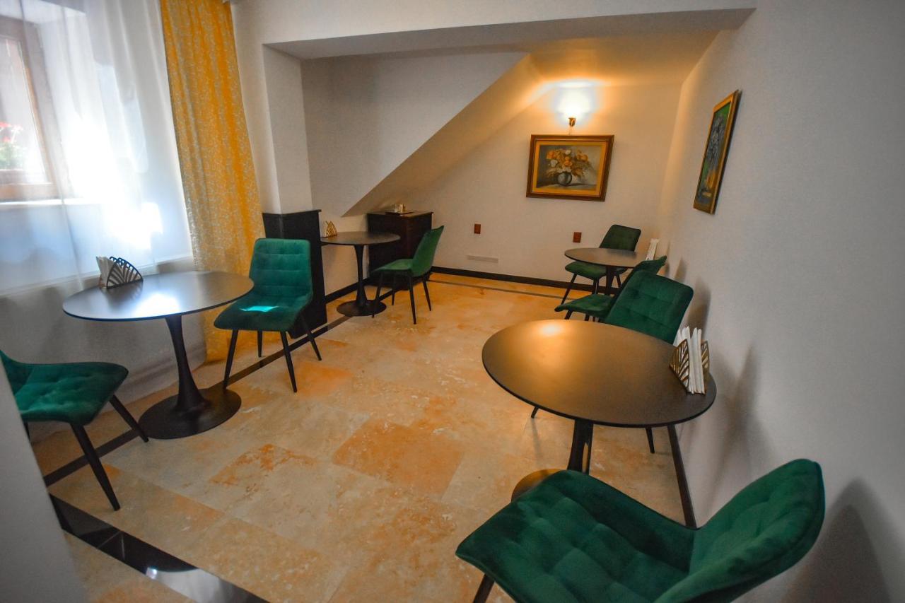 Sarada Boutique Luxury Apartment Deva Luaran gambar