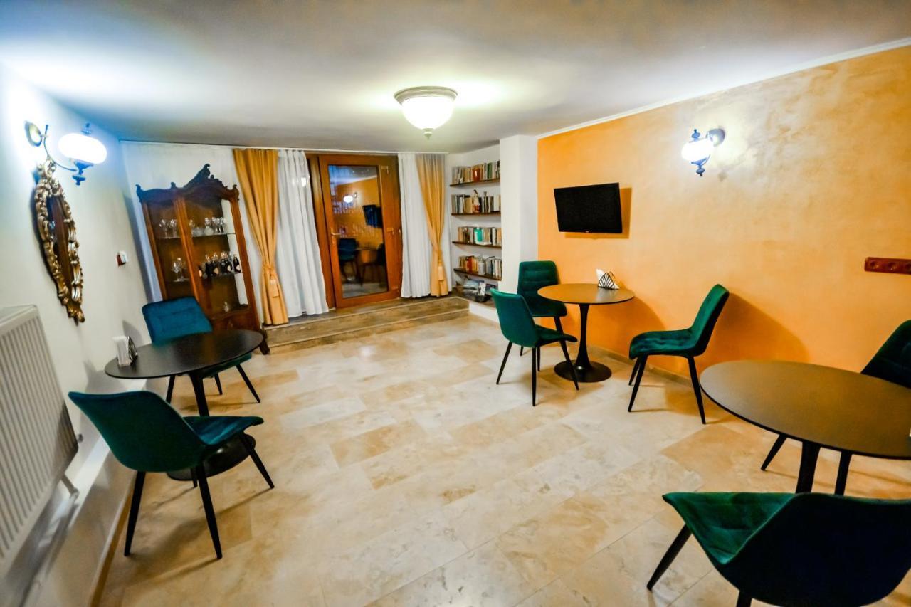 Sarada Boutique Luxury Apartment Deva Luaran gambar